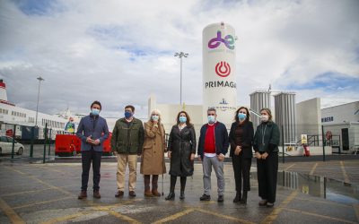 The Port of Cadiz reduces its carbon footprint with a service of electrical supply to trailers with LNG