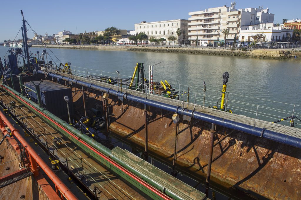 Darsena La Autoridad Portuaria invierte casi 800 mil euros en un dragado de ...