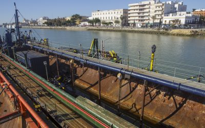 La Autoridad Portuaria invierte casi 800 mil euros en un dragado de mantenimiento de la dársena de El Puerto