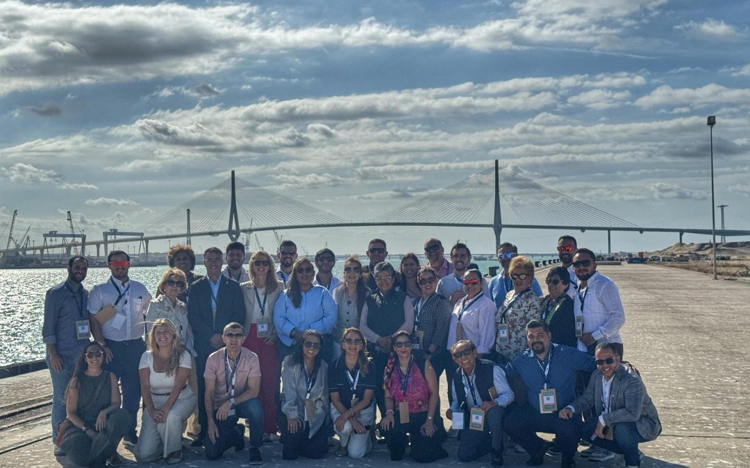 La Autoridad Portuaria acoge a una comitiva de lideres y empresarios latinoamericanos