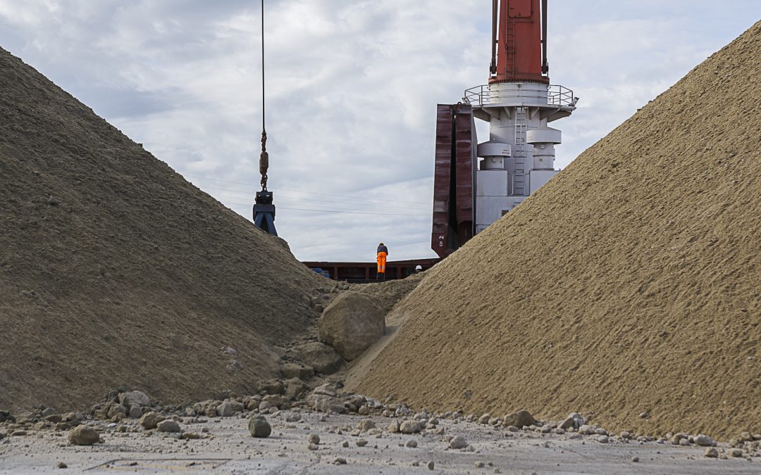 El tráfico de mercancías en la Bahía crece un 5,5 por ciento hasta agosto